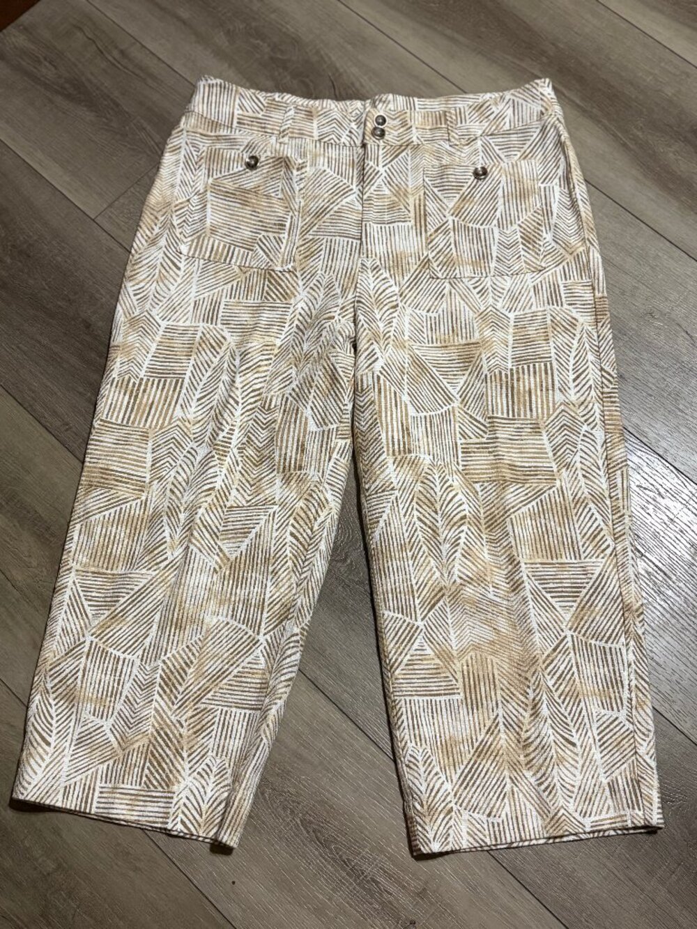 Chico's Cropped Pants Size 3 = US Size 16